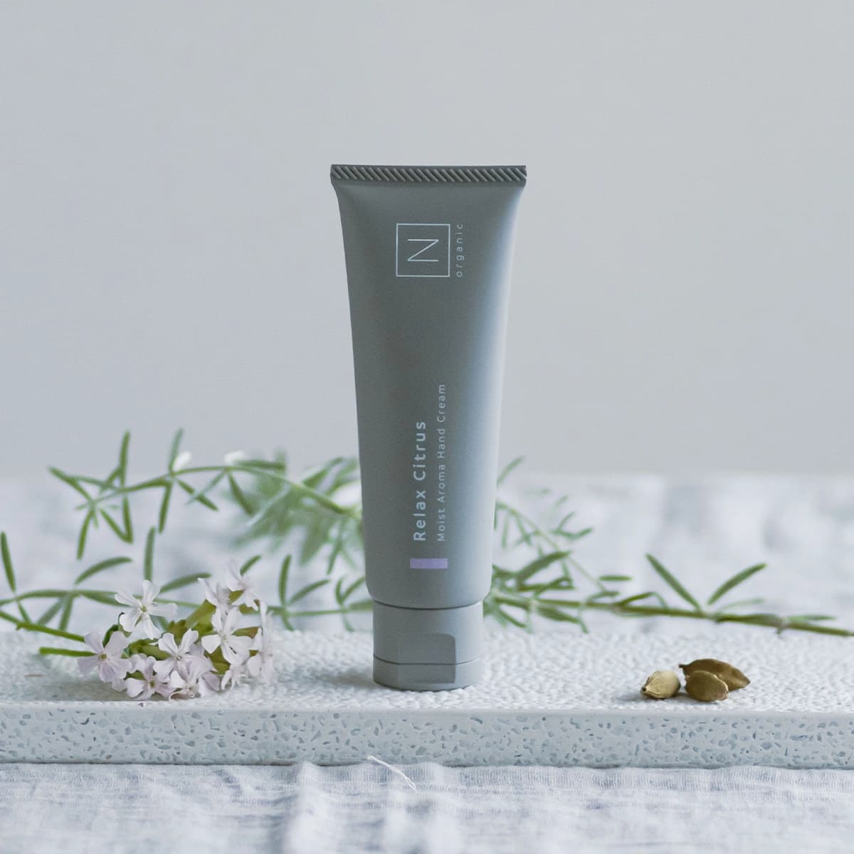 N organic HOME モイストアロマハンドクリーム リラックスシトラスの香りの画像(2枚目)