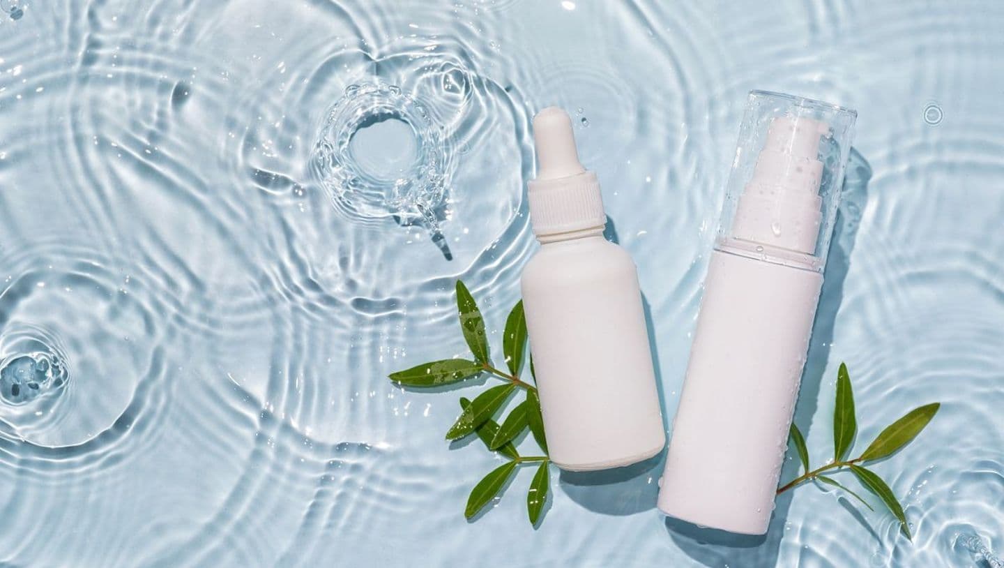 化粧水だけのスキンケアはOK?NG?不十分な理由や適切なスキンケア方法を解説